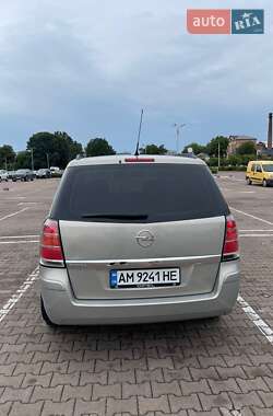 Минивэн Opel Zafira 2007 в 