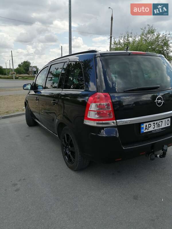 Минивэн Opel Zafira 2010 в Запорожье