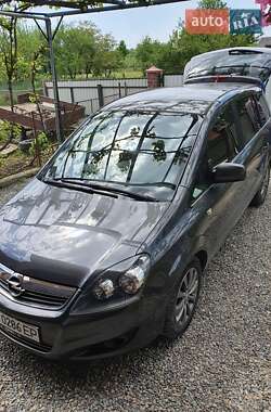 Минивэн Opel Zafira 2011 в Ивано-Франковске