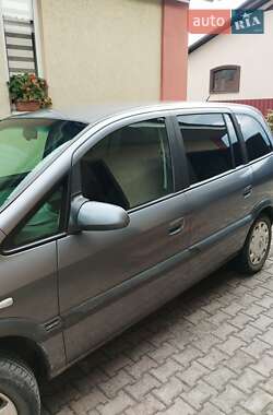 Минивэн Opel Zafira 2005 в 