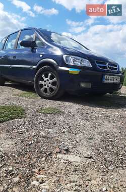 Минивэн Opel Zafira 2004 в Киеве