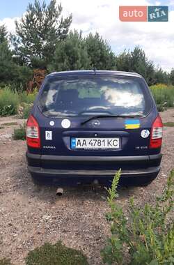 Минивэн Opel Zafira 2004 в Киеве