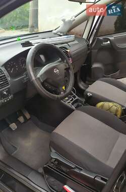 Минивэн Opel Zafira 2004 в 