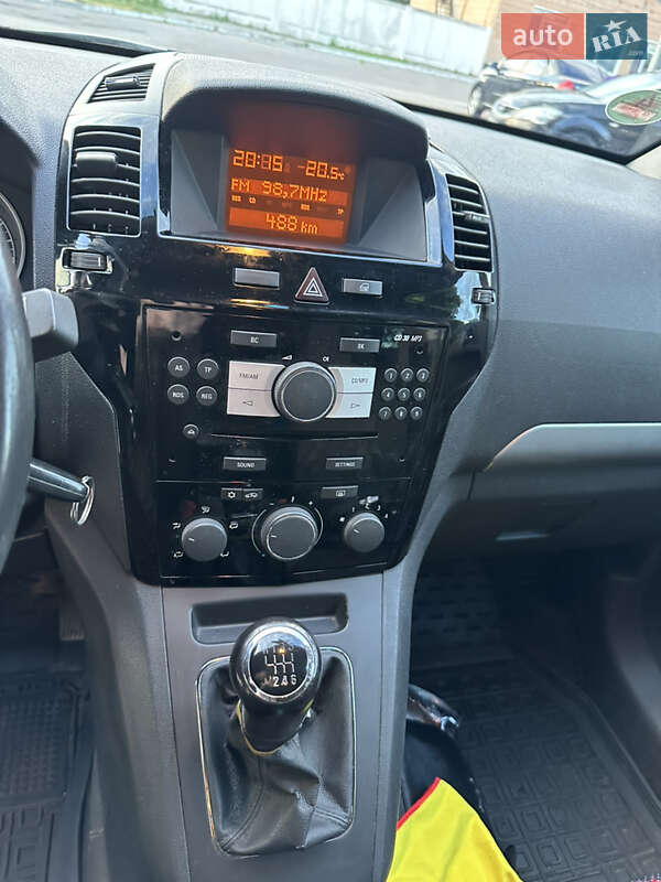 Минивэн Opel Zafira 2010 в Миргороде
