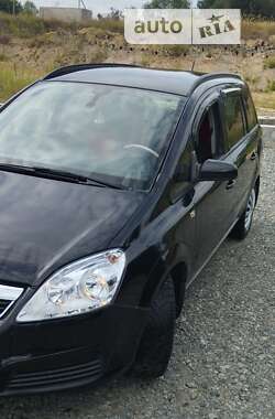 Минивэн Opel Zafira 2005 в Иршанске