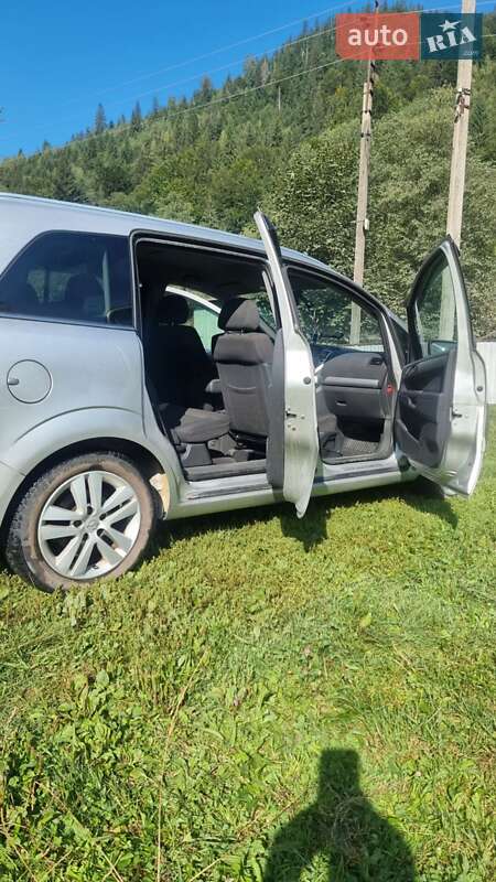 Минивэн Opel Zafira 2008 в Верховине