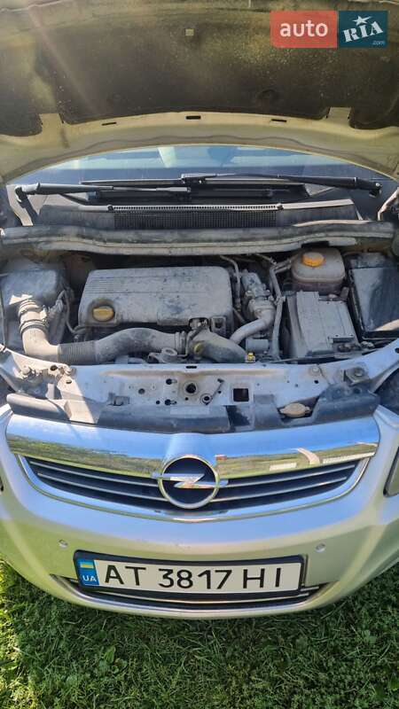 Минивэн Opel Zafira 2008 в Верховине
