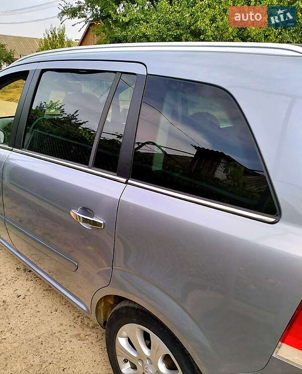 Мінівен Opel Zafira 2010 в Одесі