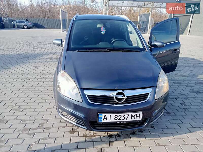 Минивэн Opel Zafira 2006 в Киеве