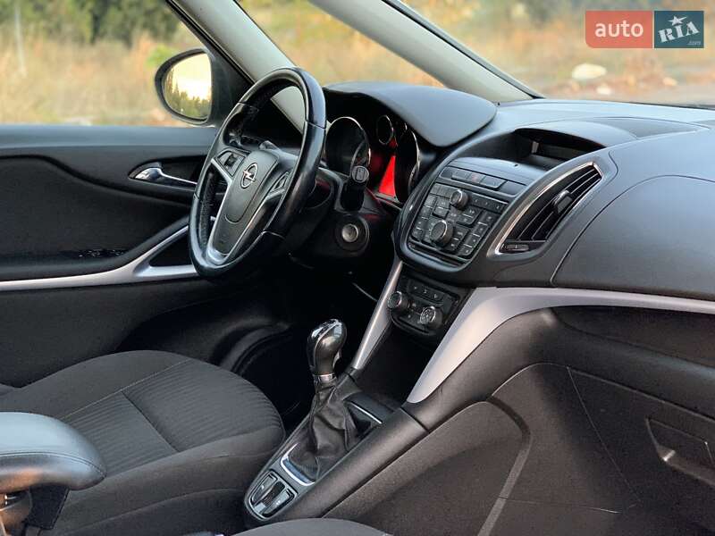 Минивэн Opel Zafira 2014 в Днепре