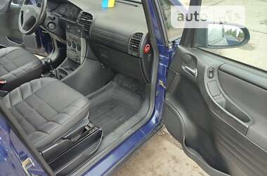 Мінівен Opel Zafira 2004 в Южноукраїнську