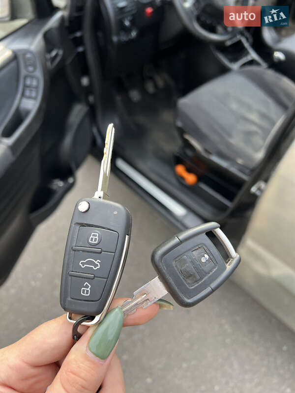 Минивэн Opel Zafira 2002 в Краматорске