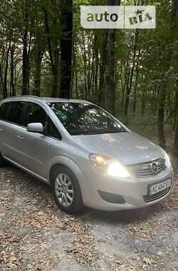 Мінівен Opel Zafira 2010 в Луцьку