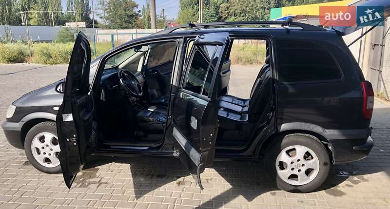 Мінівен Opel Zafira 2001 в Херсоні