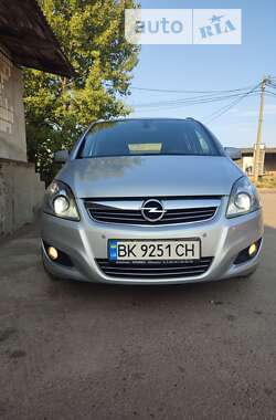 Минивэн Opel Zafira 2011 в Костополе