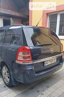 Мінівен Opel Zafira 2008 в Сваляві