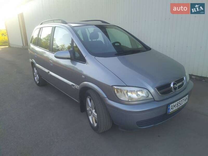 Минивэн Opel Zafira 2004 в Овруче