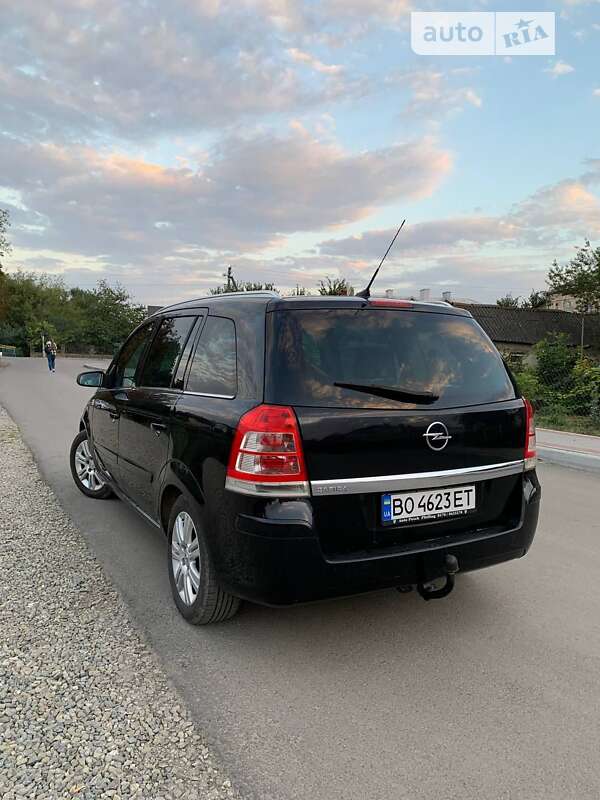 Минивэн Opel Zafira 2009 в Теребовле