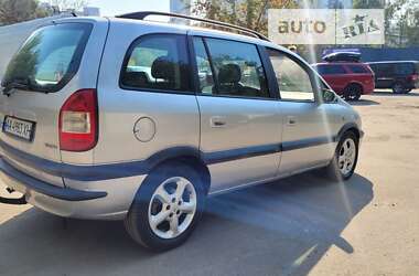 Минивэн Opel Zafira 2003 в Киеве