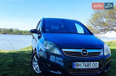 Минивэн Opel Zafira 2008 в 