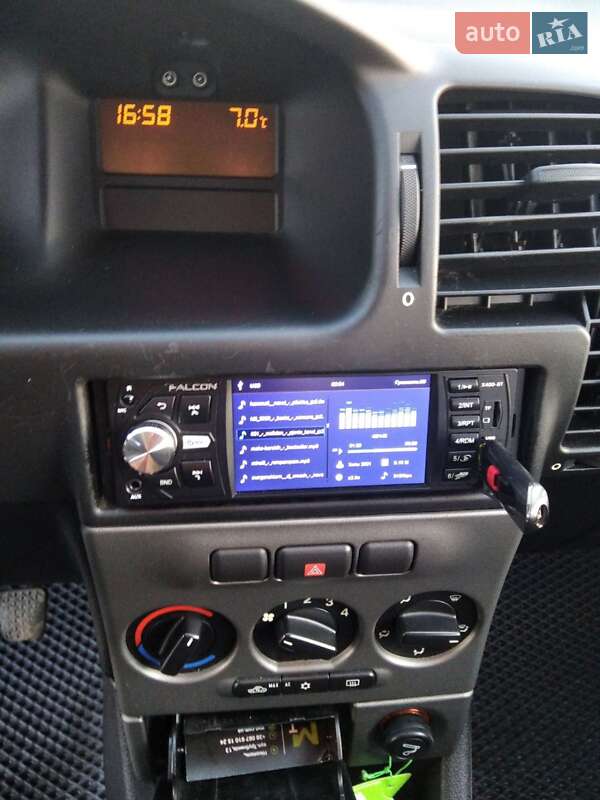 Мінівен Opel Zafira 2004 в Нікополі