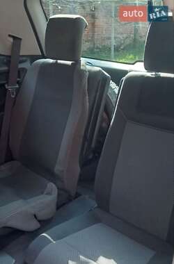 Минивэн Opel Zafira 2010 в 