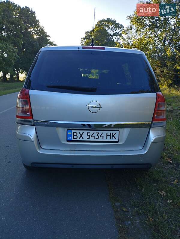 Минивэн Opel Zafira 2012 в Виньковцах