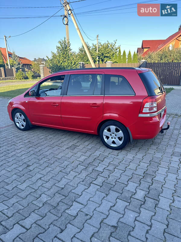 Мінівен Opel Zafira 2010 в Луцьку