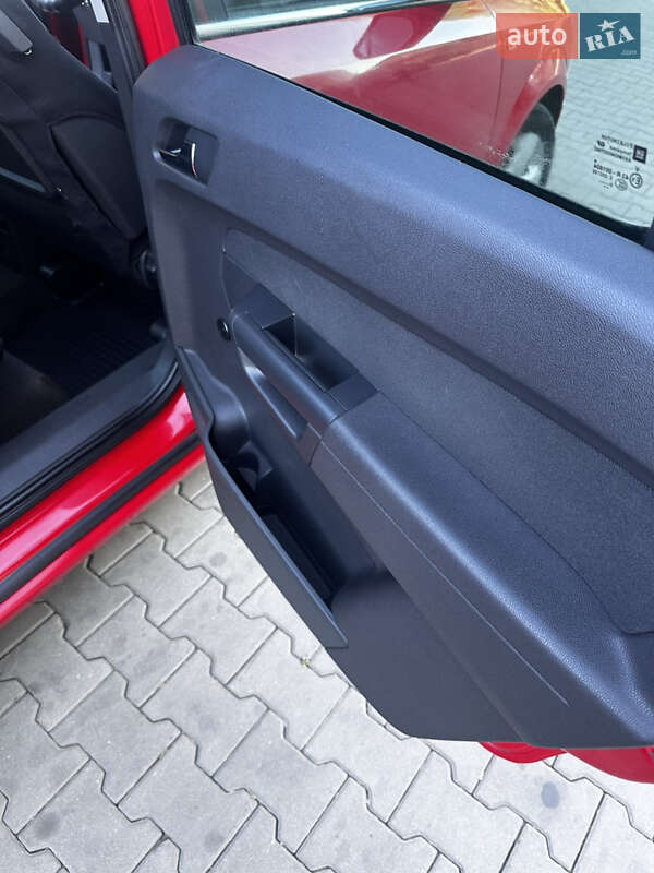 Мінівен Opel Zafira 2010 в Луцьку