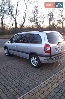 Минивэн Opel Zafira 2004 в 