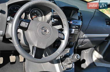 Минивэн Opel Zafira 2008 в 