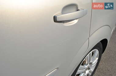 Минивэн Opel Zafira 2008 в 