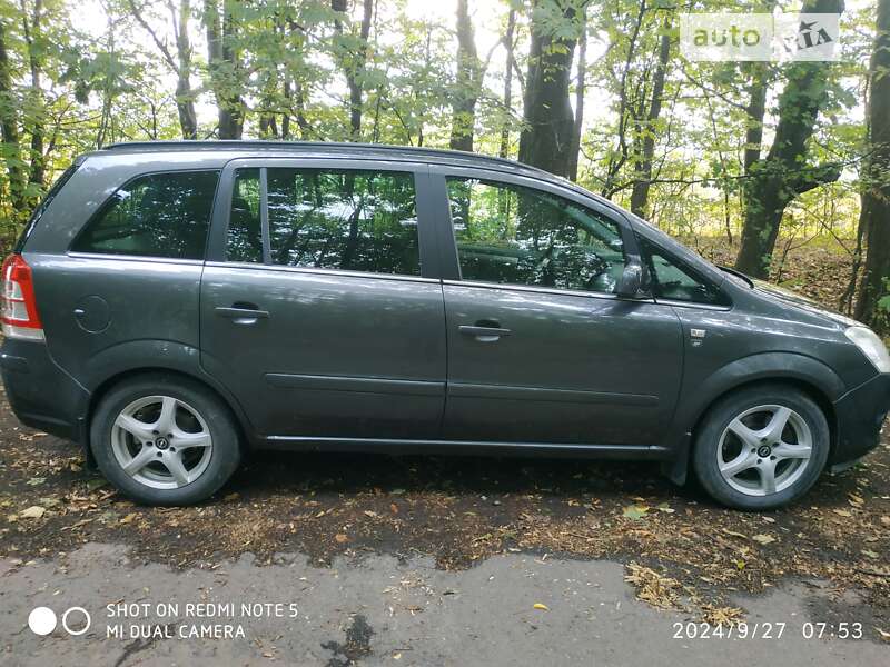 Минивэн Opel Zafira 2010 в Виннице