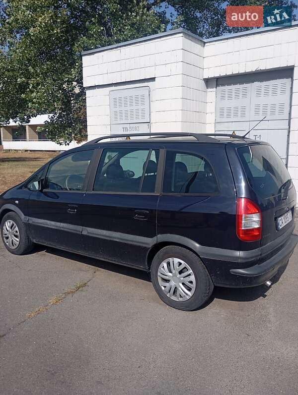 Минивэн Opel Zafira 2003 в Киеве