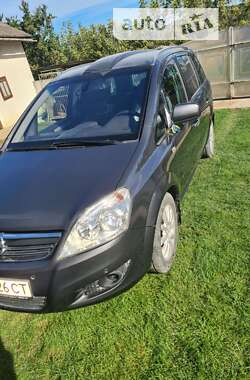 Минивэн Opel Zafira 2010 в Городенке