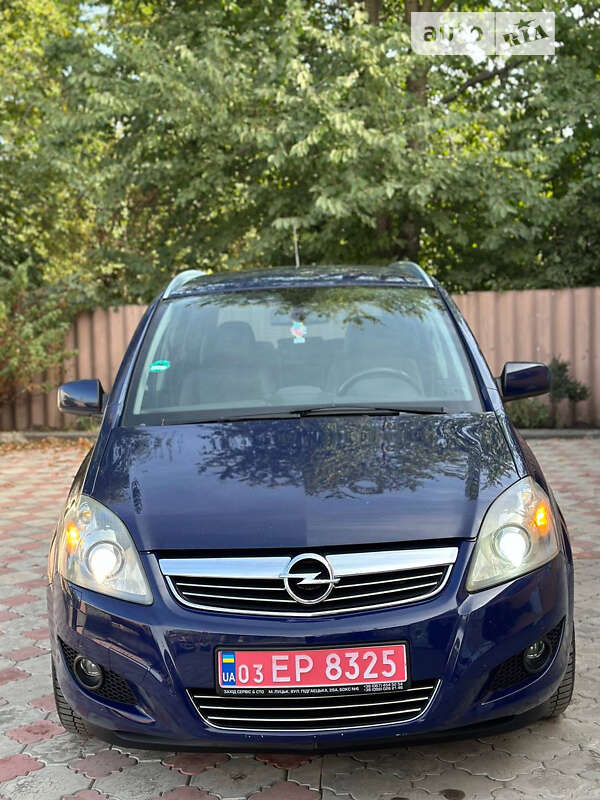 Мінівен Opel Zafira 2010 в Дніпрі