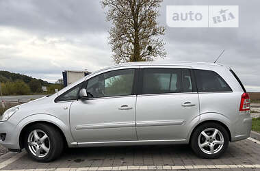 Мінівен Opel Zafira 2011 в Івано-Франківську