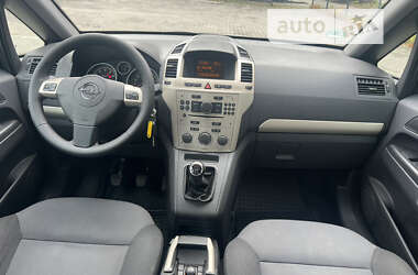 Минивэн Opel Zafira 2008 в Луцке