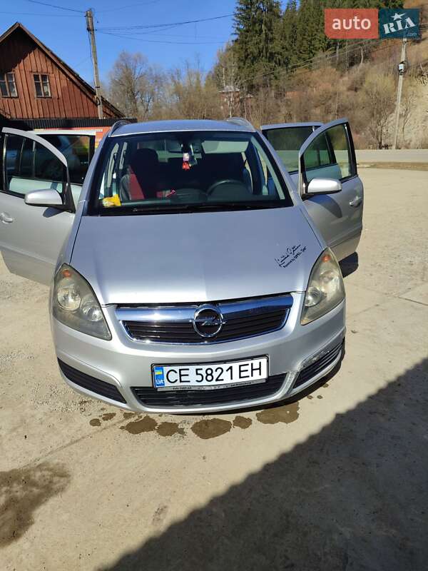 Мінівен Opel Zafira 2005 в Путилі