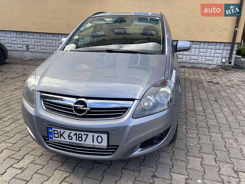 Мінівен Opel Zafira 2011 в Здолбуніві