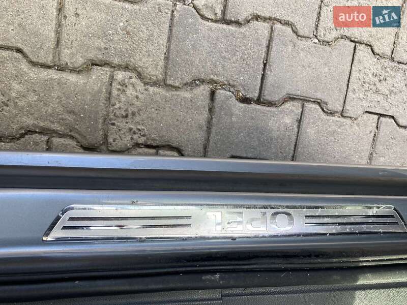 Мінівен Opel Zafira 2011 в Здолбуніві