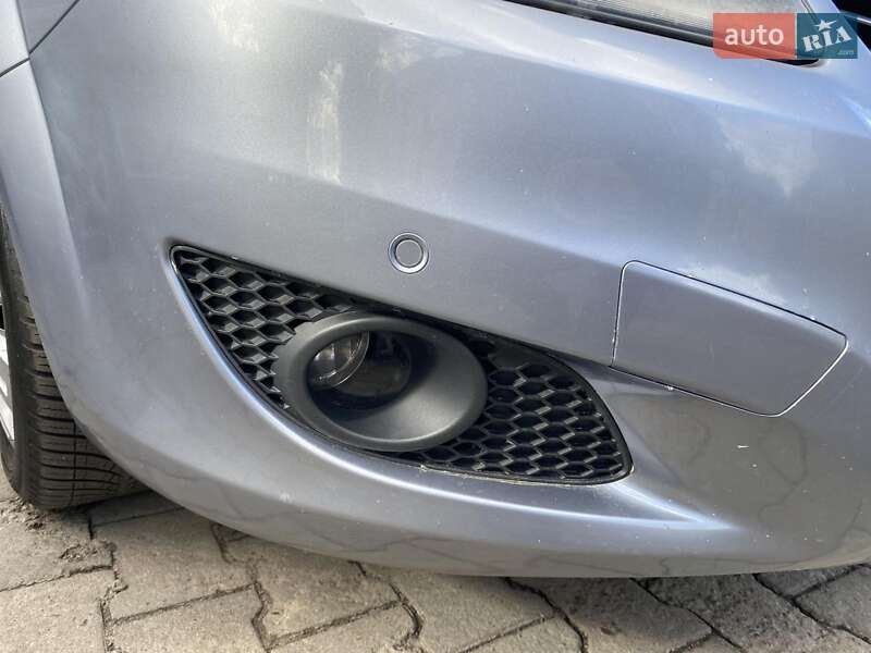 Мінівен Opel Zafira 2011 в Здолбуніві