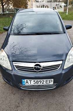 Минивэн Opel Zafira 2009 в Делятине