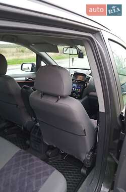 Минивэн Opel Zafira 2010 в 