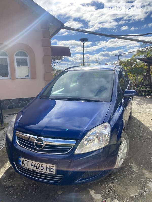 Минивэн Opel Zafira 2009 в Надворной