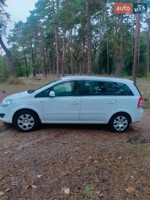 Минивэн Opel Zafira 2011 в Чернигове фото 8 Минивэн Opel Zafira 2011 в Чернигове