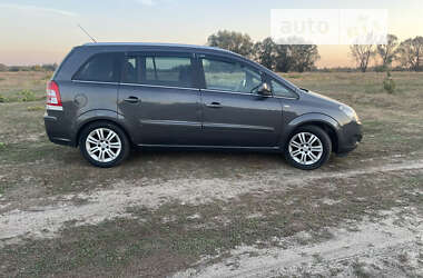 Мінівен Opel Zafira 2011 в Чернігові