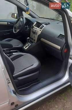 Минивэн Opel Zafira 2008 в 