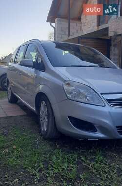 Минивэн Opel Zafira 2008 в 