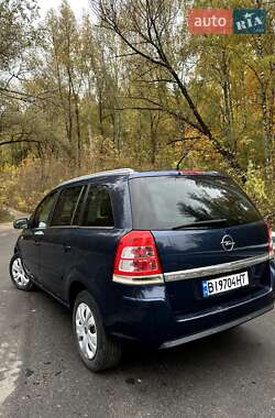 Мінівен Opel Zafira 2011 в Гадячі